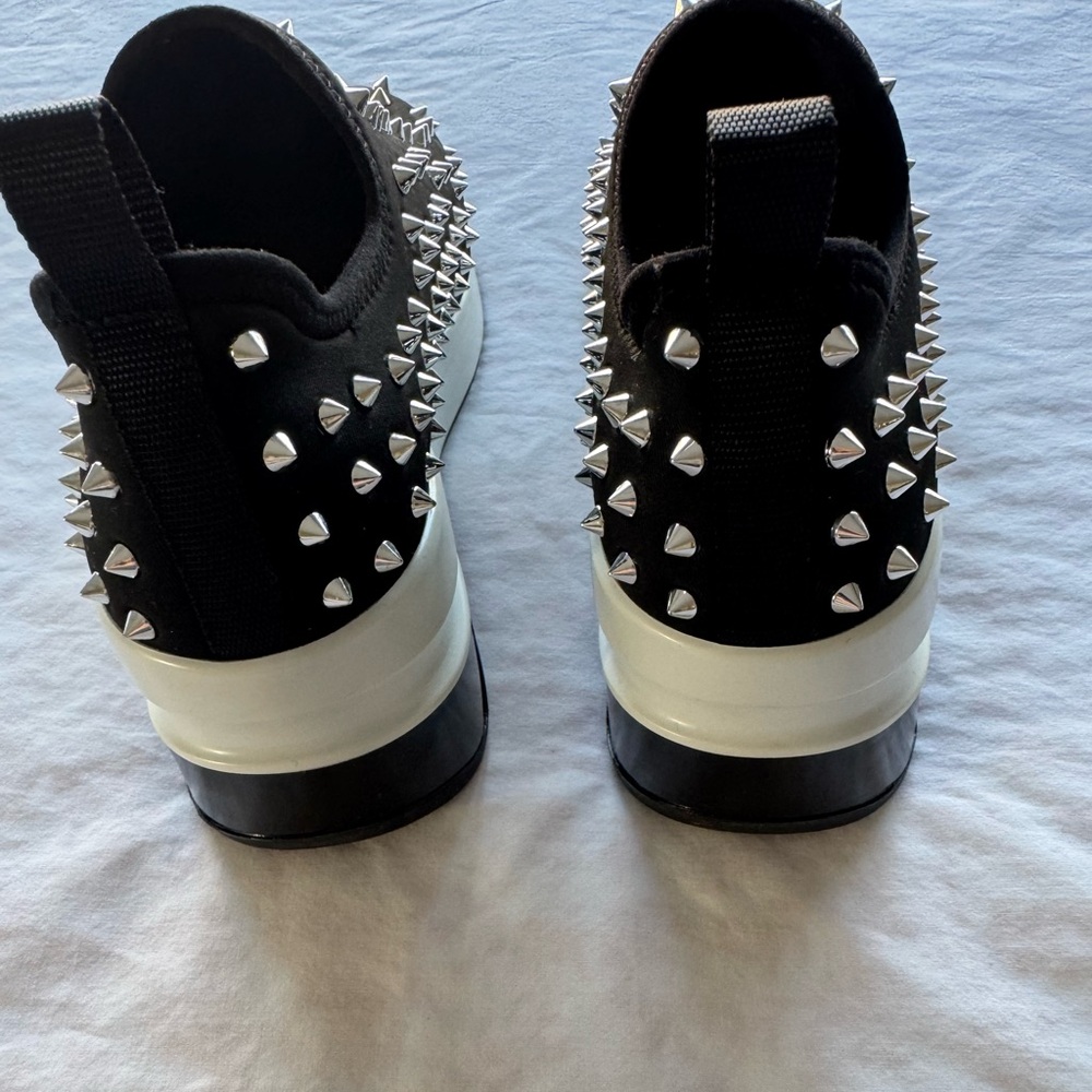 Gianni Bini NWOT Ladies Nylon Black Studded Spike Wedge Slip-On Sneakers SZ 7 - Picture 3 of 4